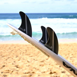 FCS 2 Mick Fanning Glass Fiber Fusion Tri Fin Set (M) Smoke/White