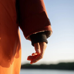 Wave Hawaii Waterproof Strom Robe Yukon Red
